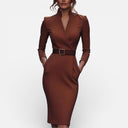 Damenkleid mit Gürtel und Stehkragen, taillierte Passform, klassischer Geschäftslook