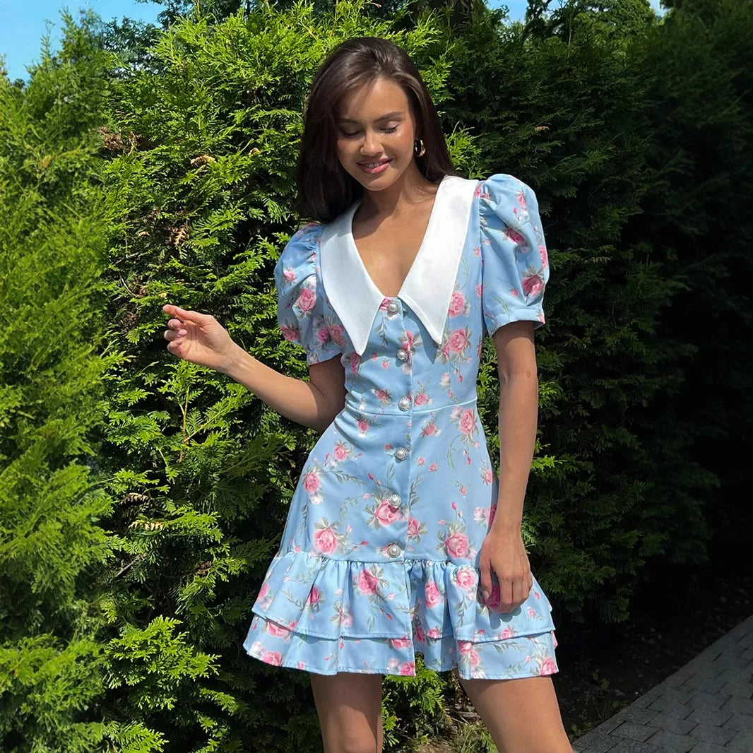 Mia – V-Ausschnitt Kleid mit Rüschen und Puffärmeln