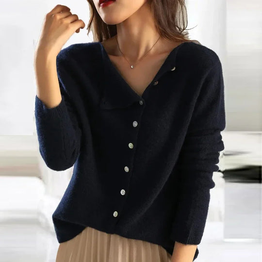 Sweter Juul - Stylowy kardigan z asymetrycznym wzorem guzików