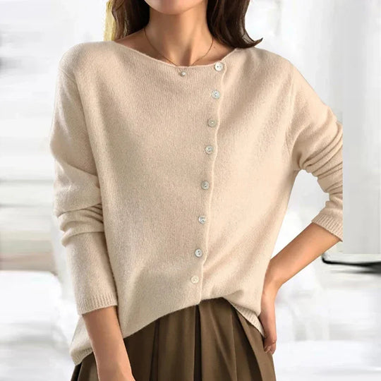 Sweter Juul - Stylowy kardigan z asymetrycznym wzorem guzików