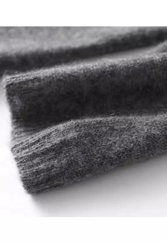 Sweter Juul - Stylowy kardigan z asymetrycznym wzorem guzików