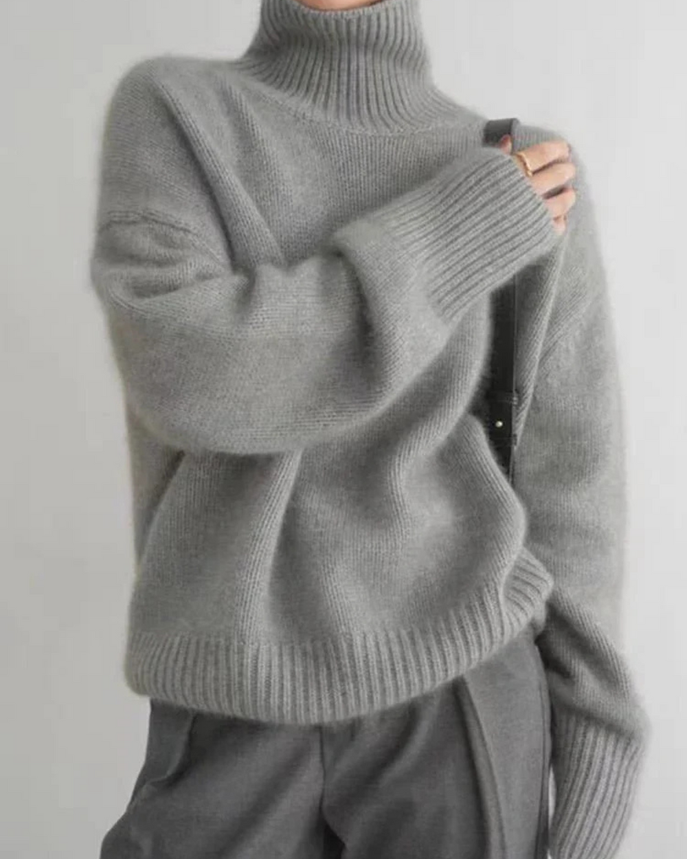 Aria Women’s Cashmere Sweater – Long Sleeve High Neck Pullover