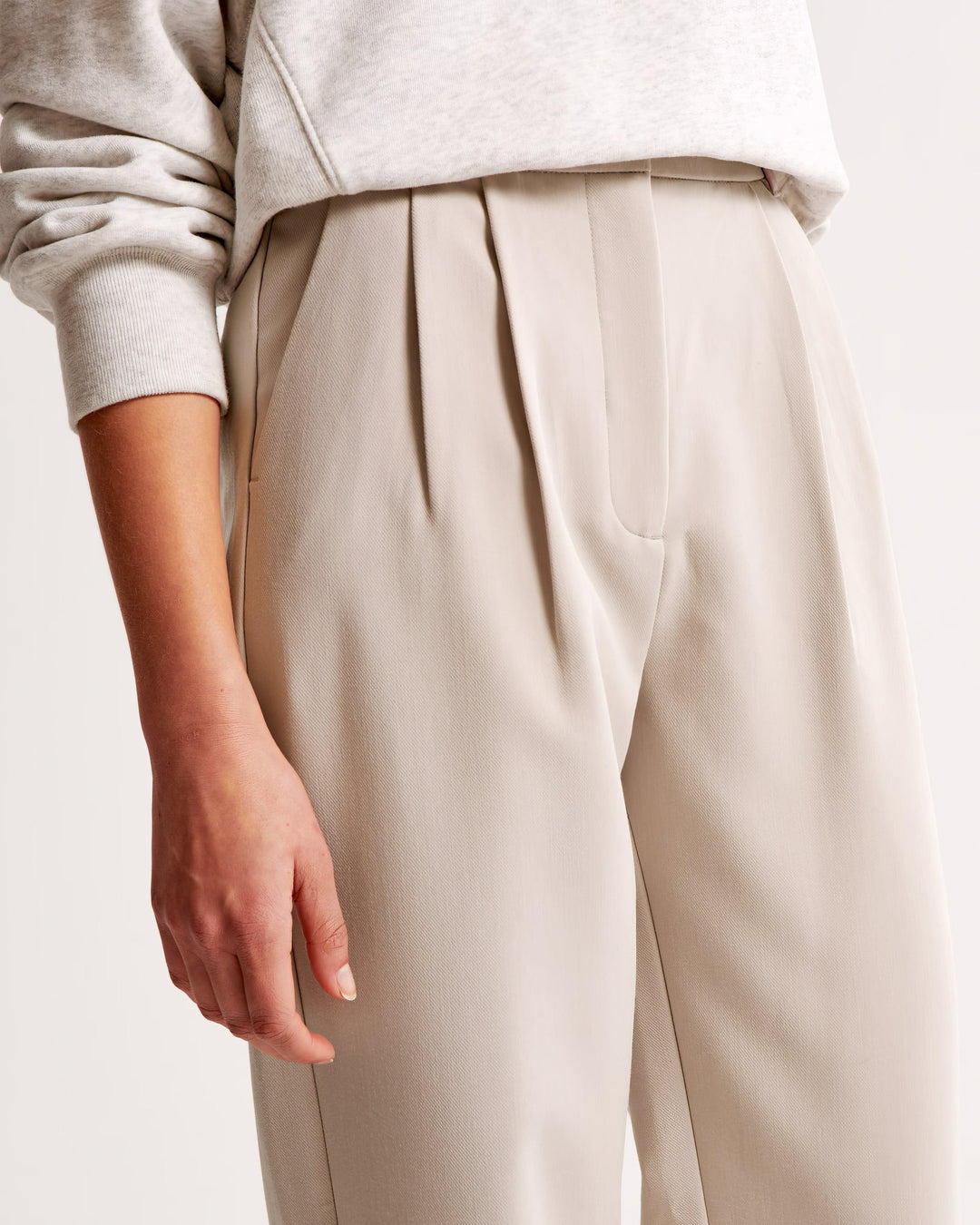 Claudine – Pleated High Waist Trousers with Tailored Fit