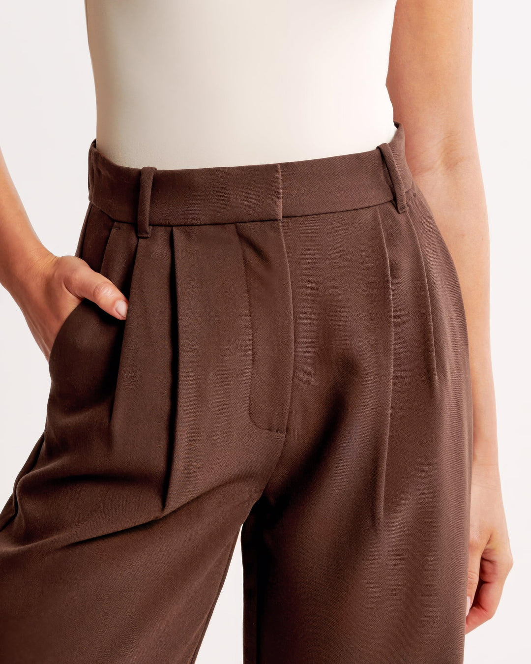 Claudine – Pleated High Waist Trousers with Tailored Fit
