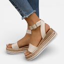 Dames sandalen met plateauzool, bandjes en comfortabele zool