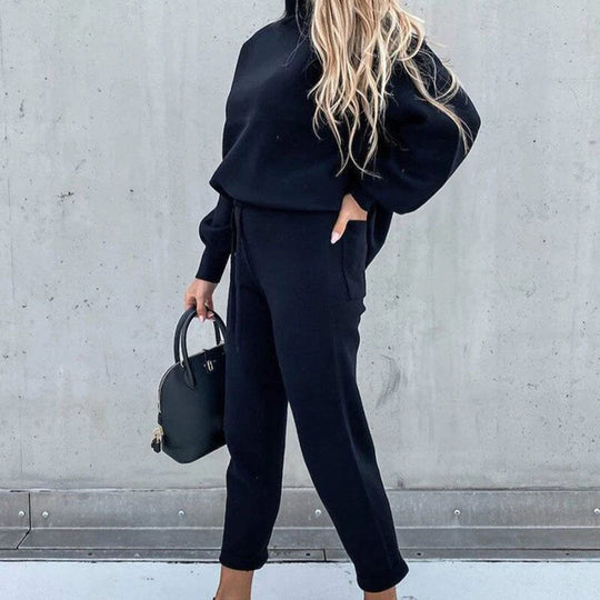 Sienna – Women’s two-piece knit lounge set