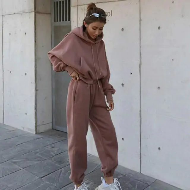 Arden – Women’s two-piece loungewear set with hoodie and joggers
