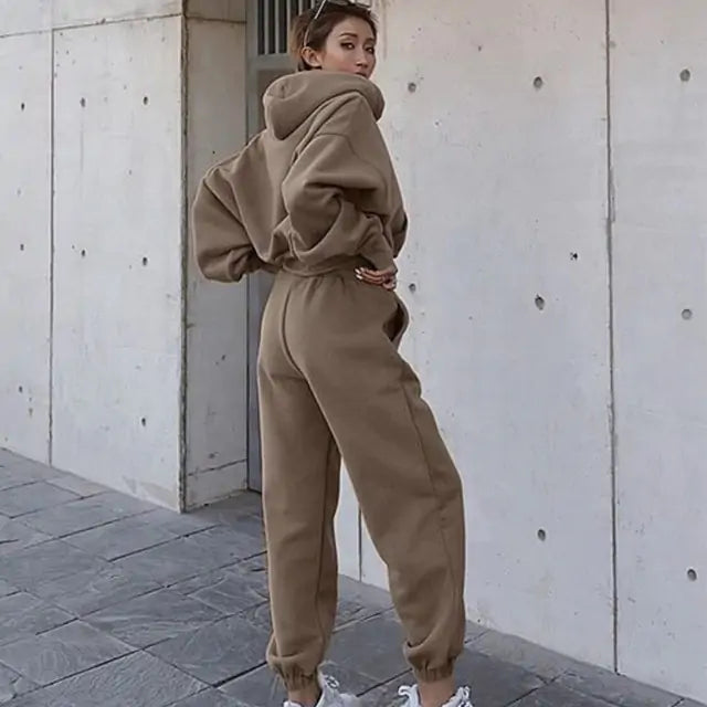 Arden – Women’s two-piece loungewear set with hoodie and joggers