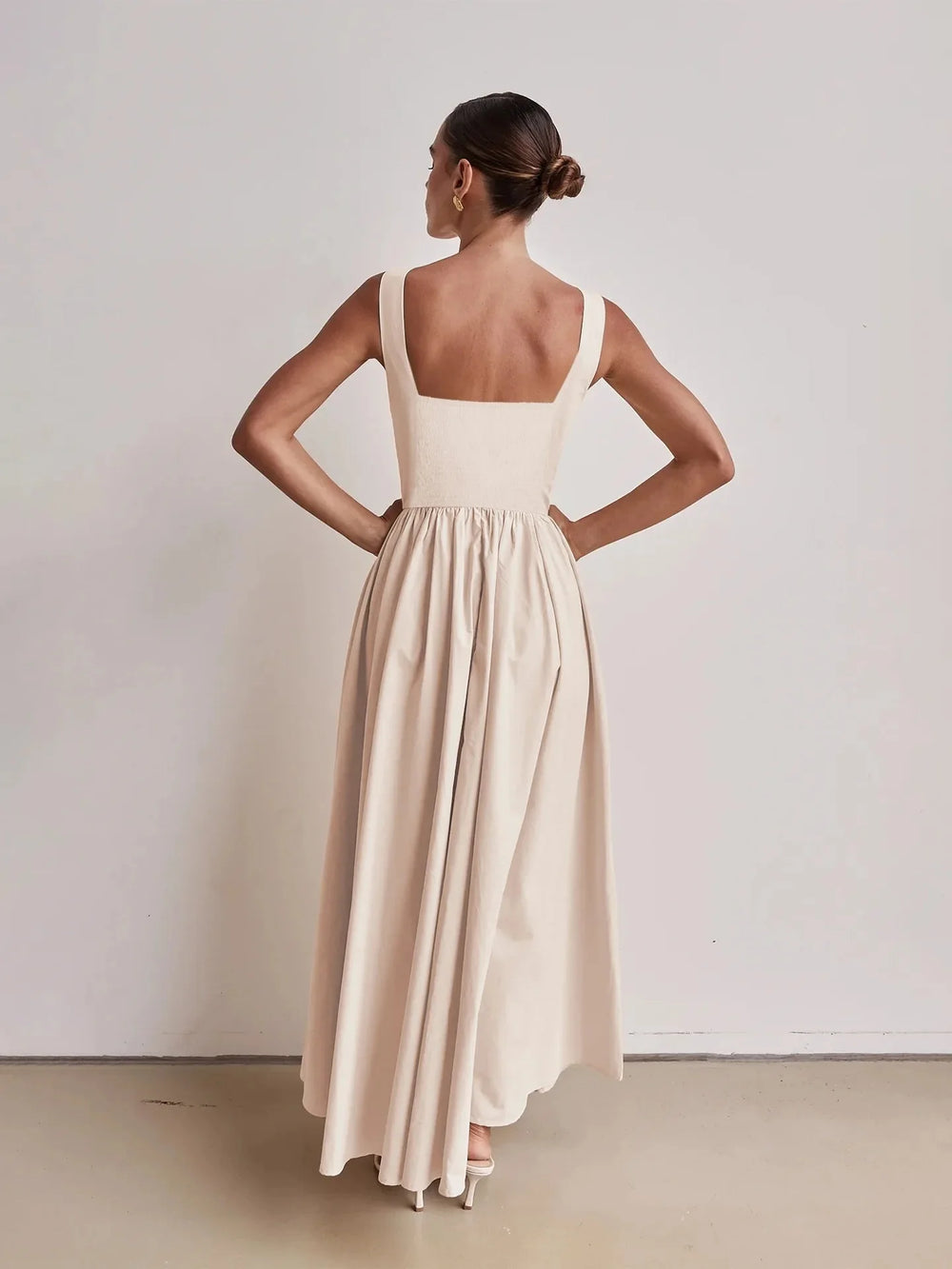 Luna – Sleeveless Pleated Maxi Dress