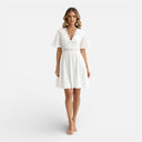 Barclay & Bloom | Damen Weißes Spitzenkleid V-Ausschnitt Leichtes Sommer Mini-Kleid