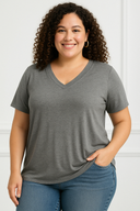 Rosa – V-Neck Solid Color T-Shirt